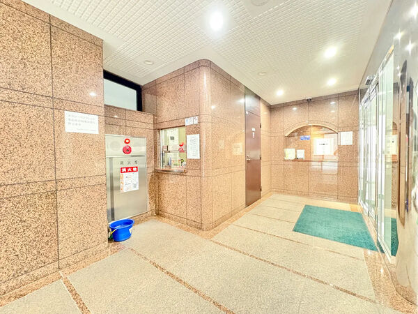 【ジェム西川口ルミオール】エントランス