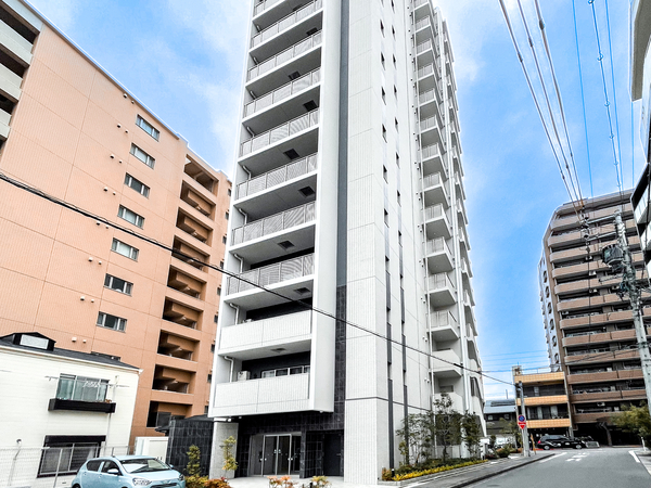 【プレサンスロジェ泉高岳】外観