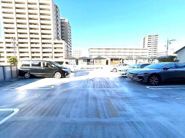 【グランドメゾン茶屋が坂】共用部分(駐車場) 【グランドメゾン茶屋が坂】共用部分(駐車場)