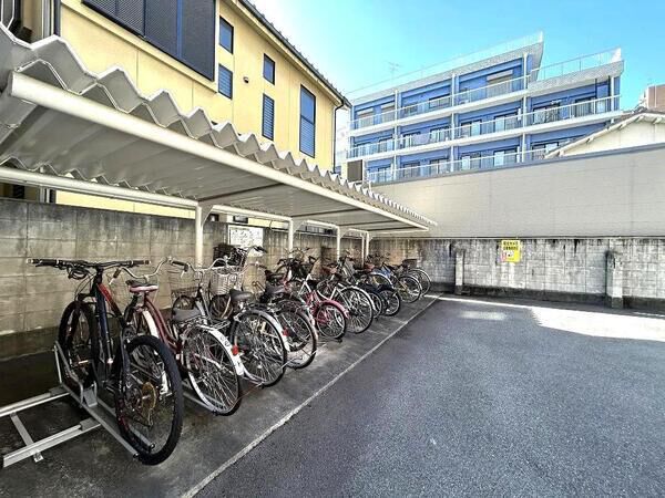 【イトーピア徳川町マンション】共用部分(駐車場) 【イトーピア徳川町マンション】共用部分(駐車場)