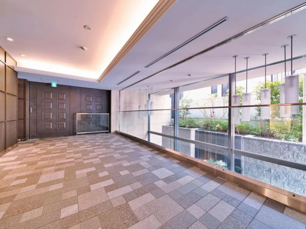 【THE SANMAISON表参道】エントランスホール 【THE SANMAISON表参道】エントランスホール