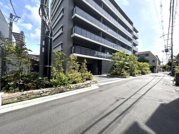 【ジオ江坂垂水町】前面道路