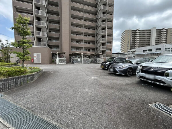 【ファミール東岡崎スカイフォーラム】駐車場 【ファミール東岡崎スカイフォーラム】駐車場