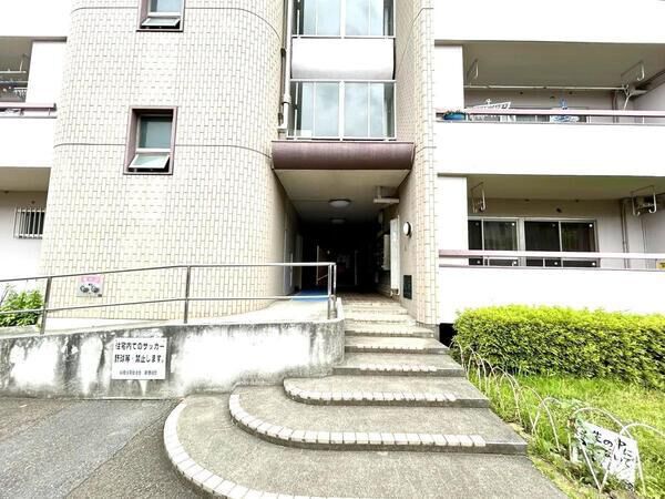 【綱島住宅】エントランス1
