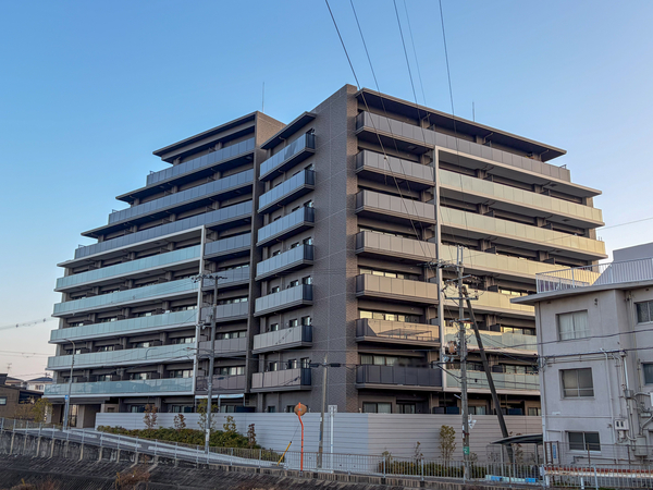 【グランアッシュ八尾山本】外観