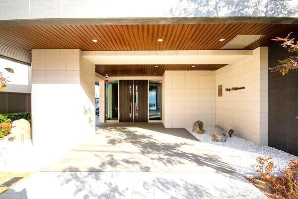 【ヴェルディ西古松】エントランス 【ヴェルディ西古松】エントランス