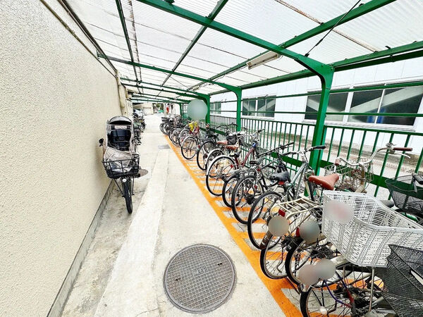 【伊丹グリーンハイツ】駐輪場