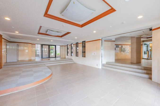 【ライオンズガーデン武蔵野台】エントランス2