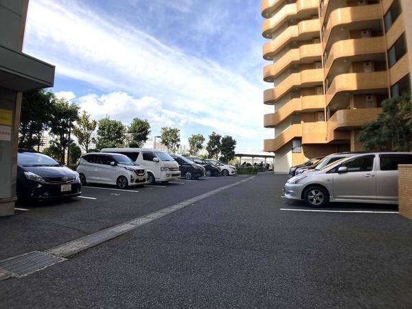 【ダイアパレス潮見】駐車場