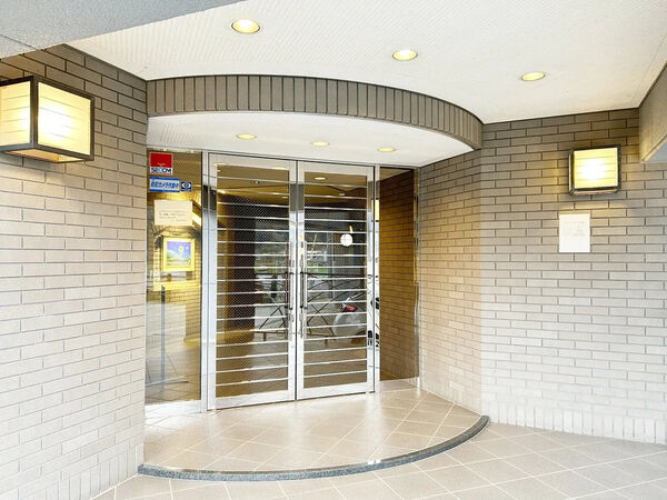 【グレース嵐山】エントランス 【グレース嵐山】エントランス