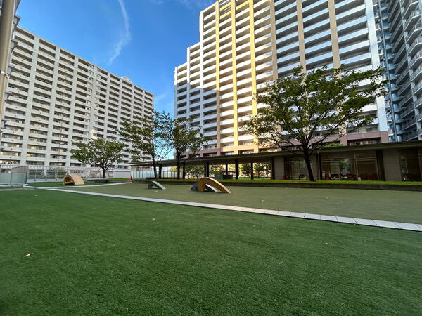 【シーサイドレジデンス コスモスクエア駅前】中庭 【シーサイドレジデンス コスモスクエア駅前】中庭