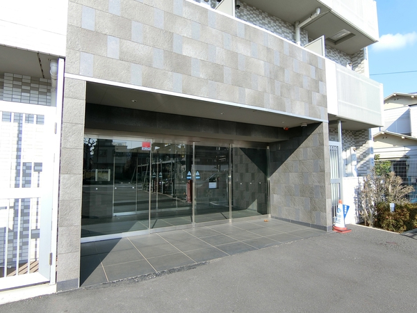 【クレヴィスタ横浜新子安】エントランス