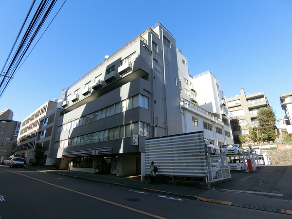 【いずみハイツ市ヶ谷】外観