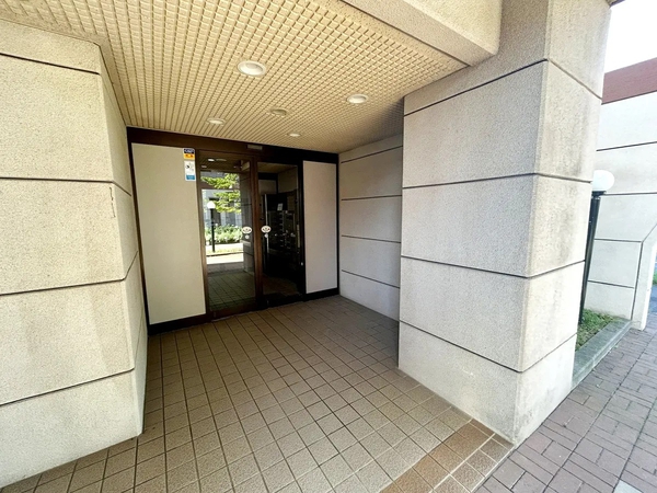 【パシフィック発寒駅前】エントランス