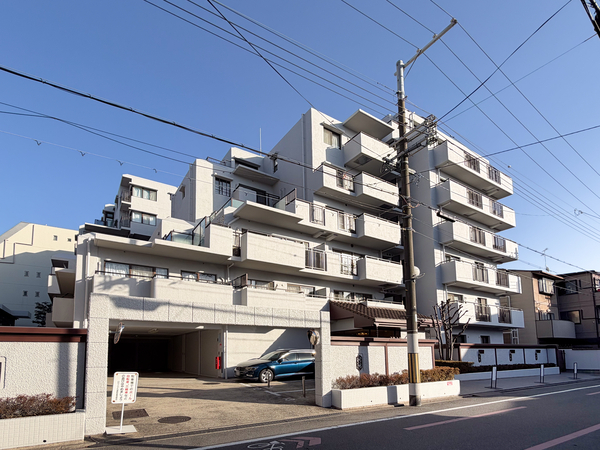 【ロワイヤル室町】外観