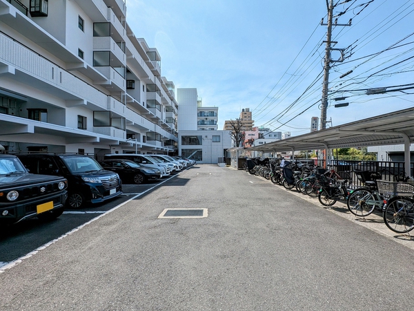 【アーバンハイツ保土ケ谷】敷地内駐車場・駐輪場