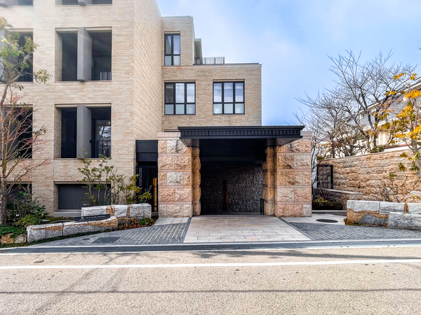 【ザ・パークハウス芦屋川西町】エントランス 【ザ・パークハウス芦屋川西町】エントランス