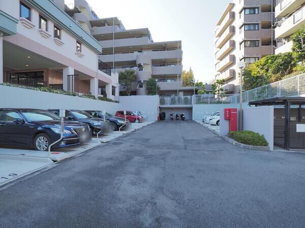 【モリス大宮日進弐番館】駐車場
