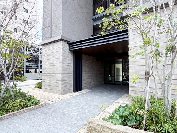 【ザ・パークハウス高槻天神町】エントランス 【ザ・パークハウス高槻天神町】エントランス