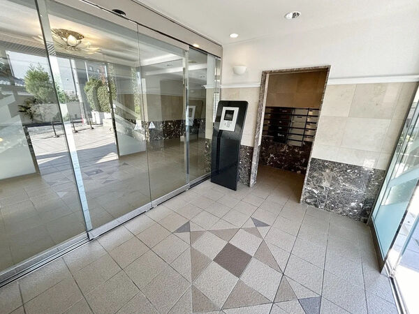 【藤和八事表山ホームズ】エントランス