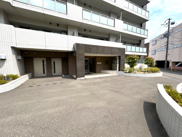 【ブランズ南郷】エントランス