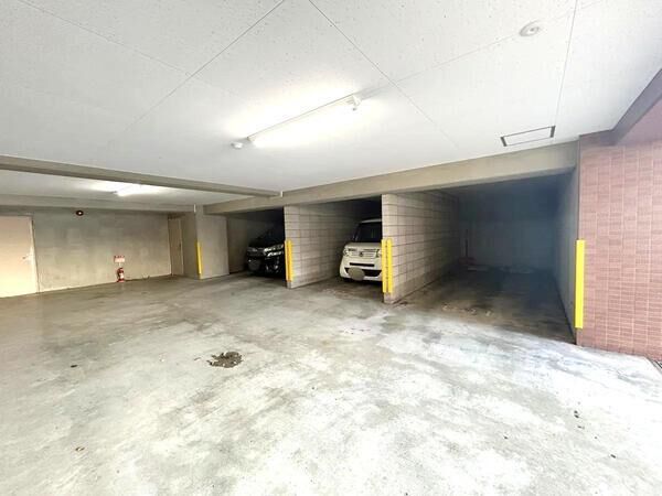 【セザール苗穂】共用部分（駐車場）１