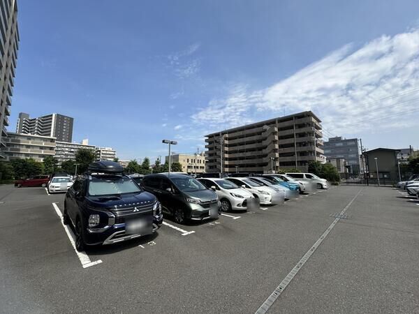 【イニシア大宮宮原サザンフォート】駐車場