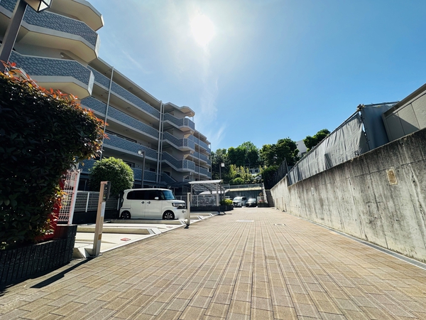 【エスリード千里山西】外観