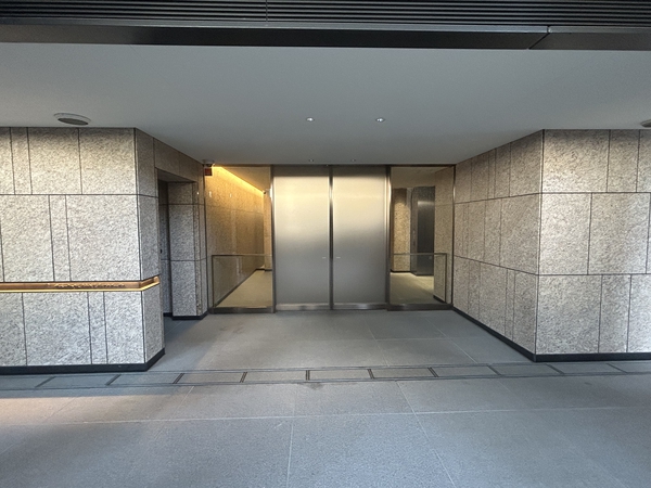 【ザ・パークハウス自由が丘ディアナガーデン】エントランス 【ザ・パークハウス自由が丘ディアナガーデン】エントランス