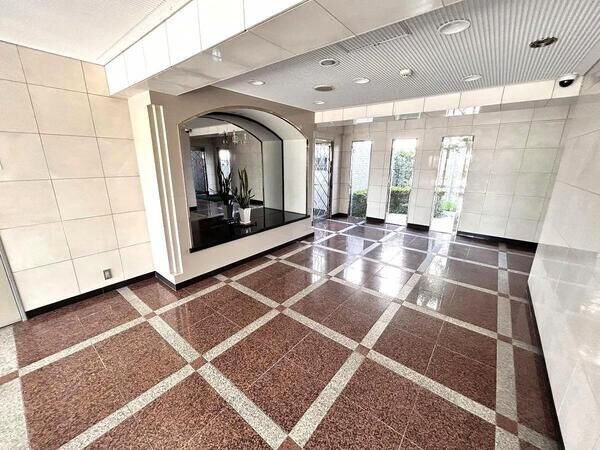 【ライオンズマンション博多南第3】エントランス1