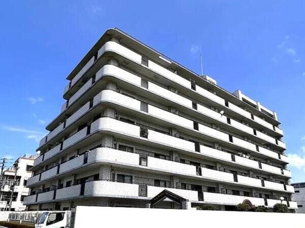 【ライオンズマンション博多南第3】外観1