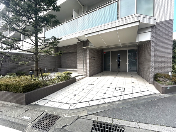 【BELISTA志木駅前】エントランス