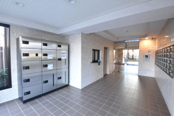 【グランコート島田本町】エントランス3(宅配ボックス) 【グランコート島田本町】エントランス3(宅配ボックス)