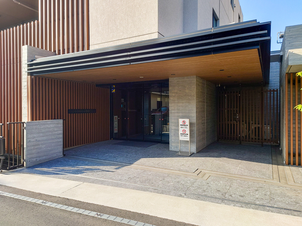 【デュオヒルズ福生WEST】エントランス 【デュオヒルズ福生WEST】エントランス