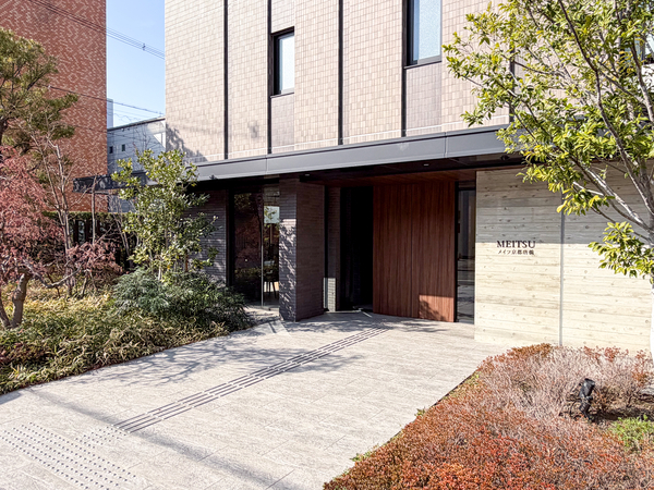 【メイツ京都唐橋】エントランス 【メイツ京都唐橋】エントランス