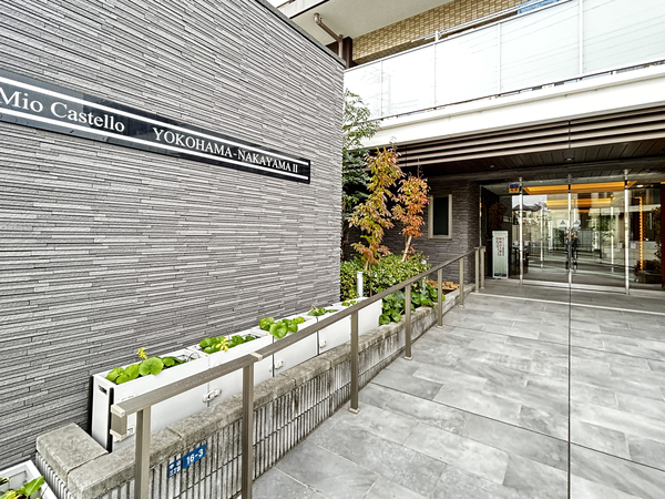 【ミオカステーロ横濱中山Ⅱ】エントランス 【ミオカステーロ横濱中山Ⅱ】エントランス