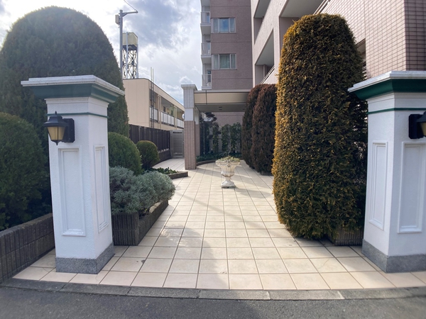 【米ケ袋一丁目シティハウス】エントランスアプローチ