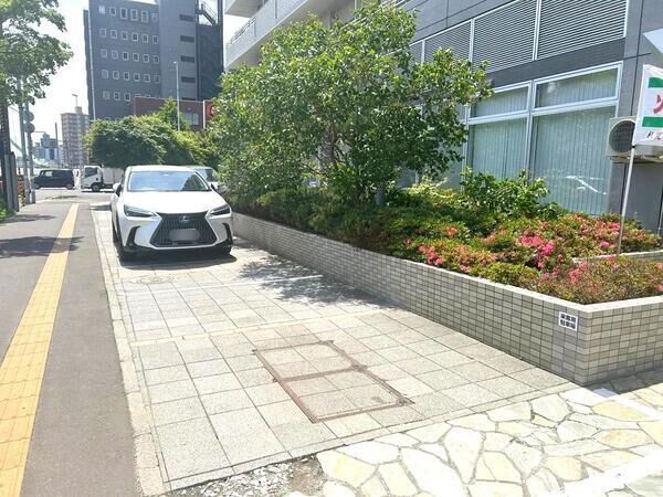 【ライオンズマンション札幌スカイタワー】共用部分(来客用駐車場) 【ライオンズマンション札幌スカイタワー】共用部分(来客用駐車場)