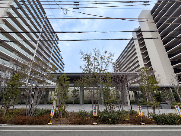 【ローレルスクエアOSAKA LINK】外観