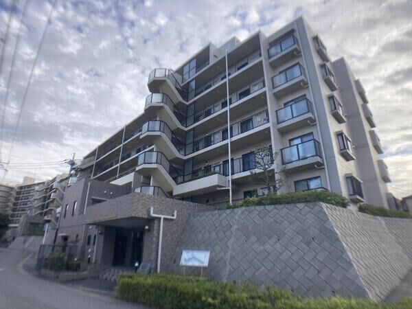 【ライオンズマンション蘇我青葉の森公園５番館】外観写真