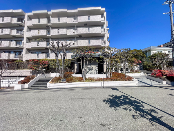 【パーク・ハイム芦屋翠ケ丘弐〇番地A棟】外観