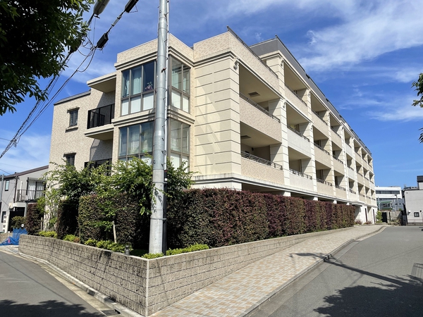 【ヴェレーナ戸塚グランガーデン】外観写真