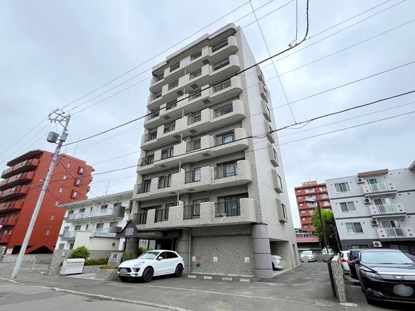 【ライオンズマンション南19条】外観