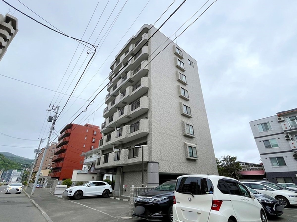 【ライオンズマンション南19条】外観