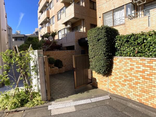 マック千歳烏山コート 2枚目 マック千歳烏山コート