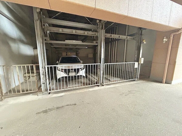(駐車場) (駐車場)