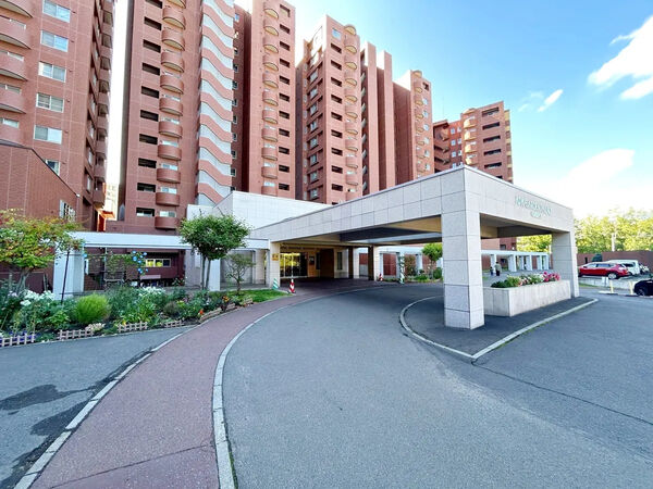 【アパガーデンパレス札幌駅西】エントランス 【アパガーデンパレス札幌駅西】エントランス