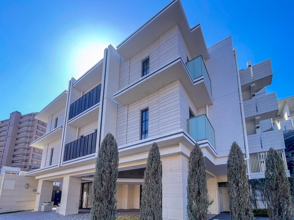 【ローレルコート宝塚リバーフロント】外観