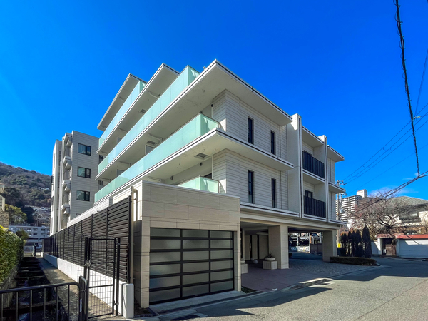 【ローレルコート宝塚リバーフロント】外観