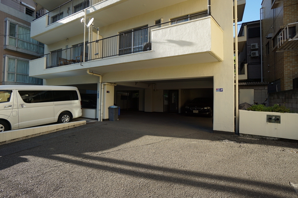 【高輪長ハウス】エントランスアプローチ 【高輪長ハウス】エントランスアプローチ